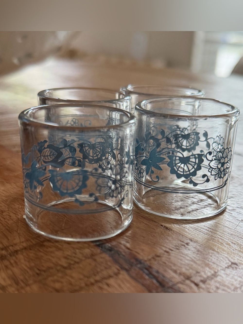 4 Vintage Retro Pyrex Glass Napkin Rings Old Town Blue Cornflower Doily